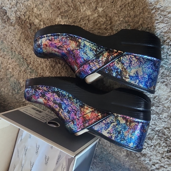 Dansko Shoes - NWT!  Dansko Metallic clogs mules